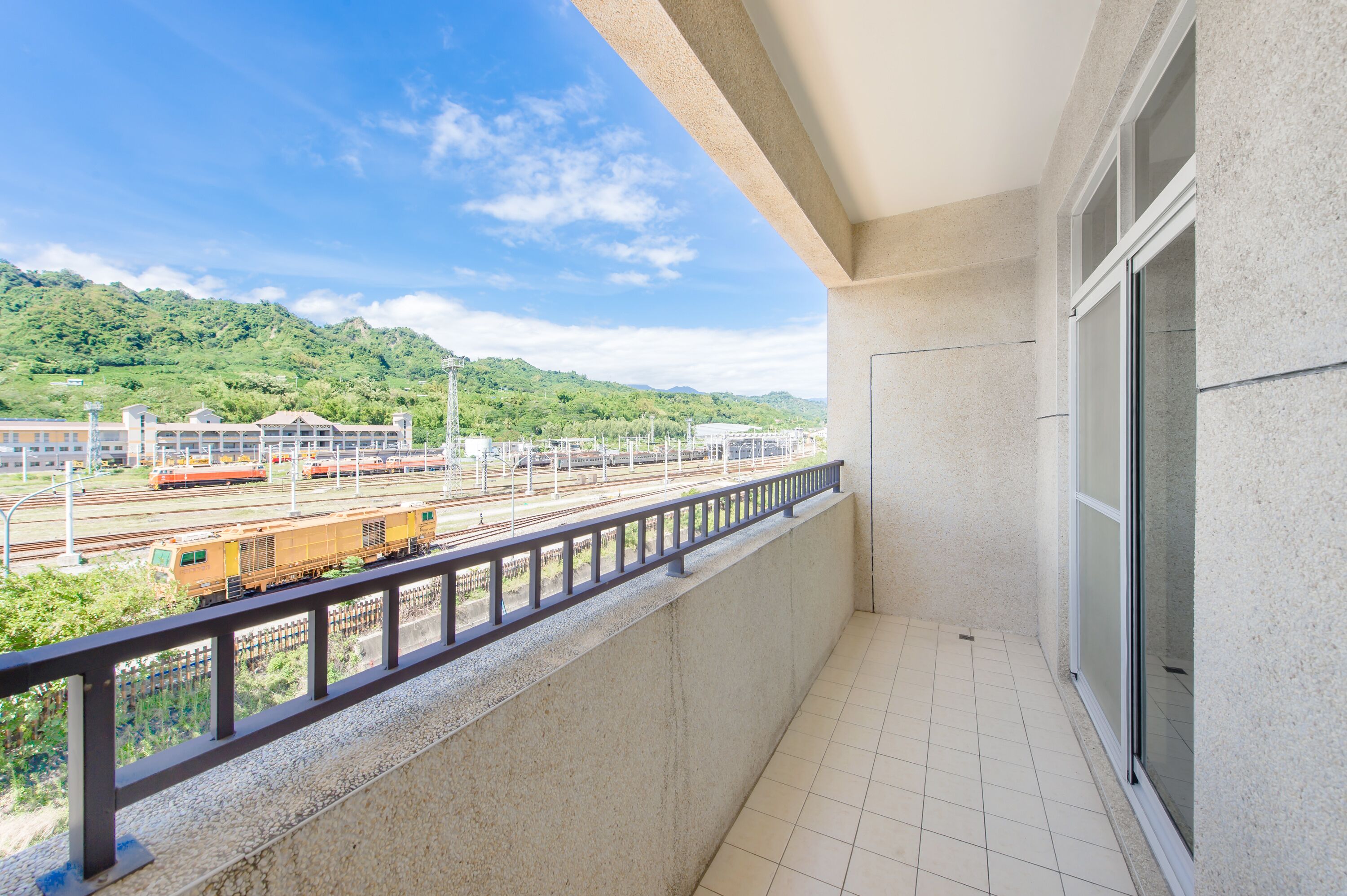H& Yu Krung Style Inn