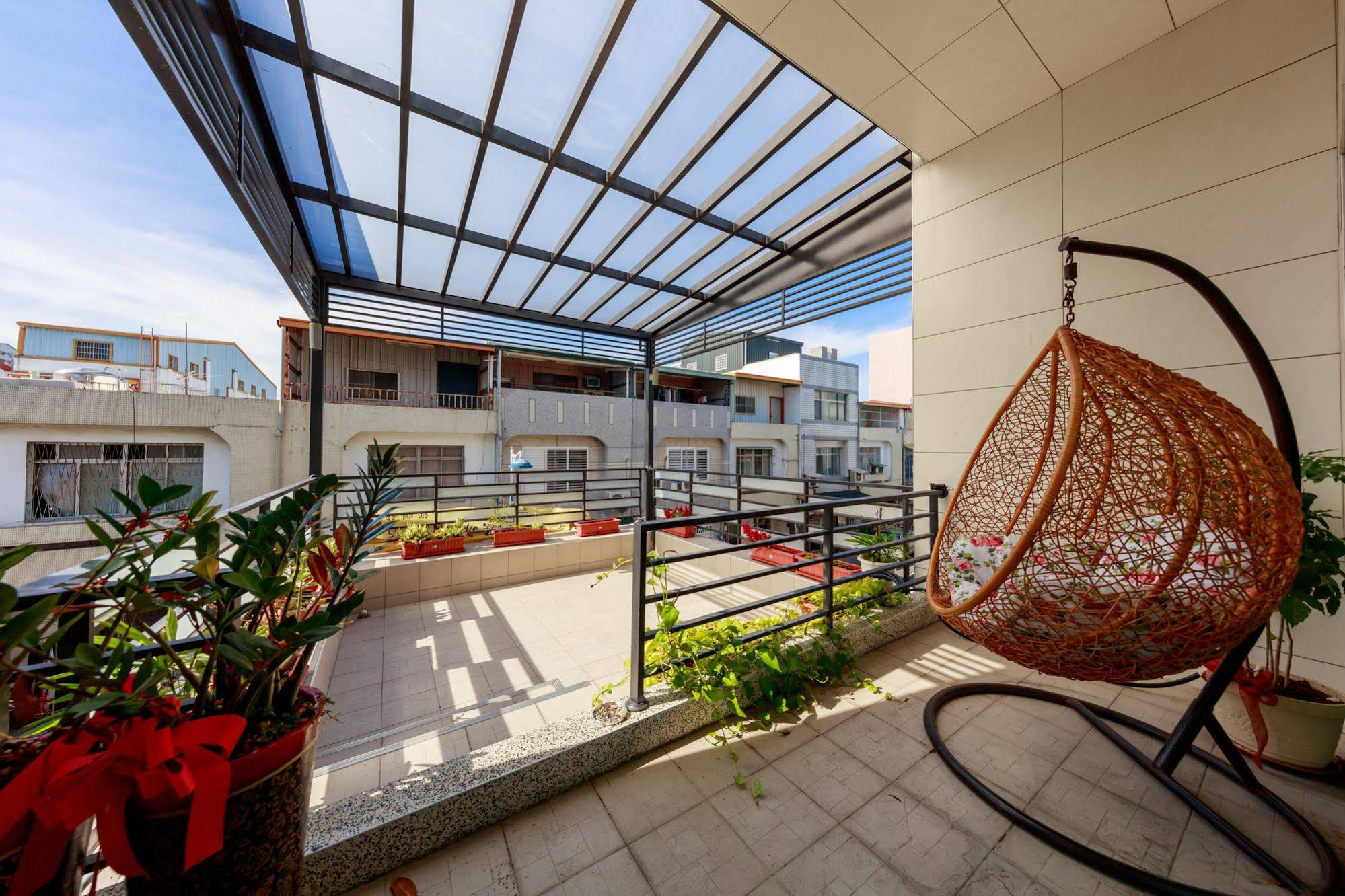 Leisure Time Cafe & Lodge