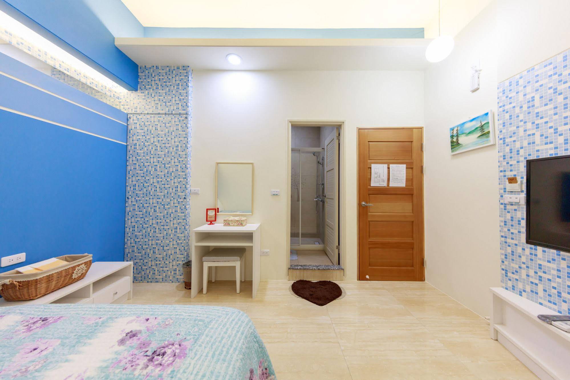 Leisure Time Cafe & Lodge