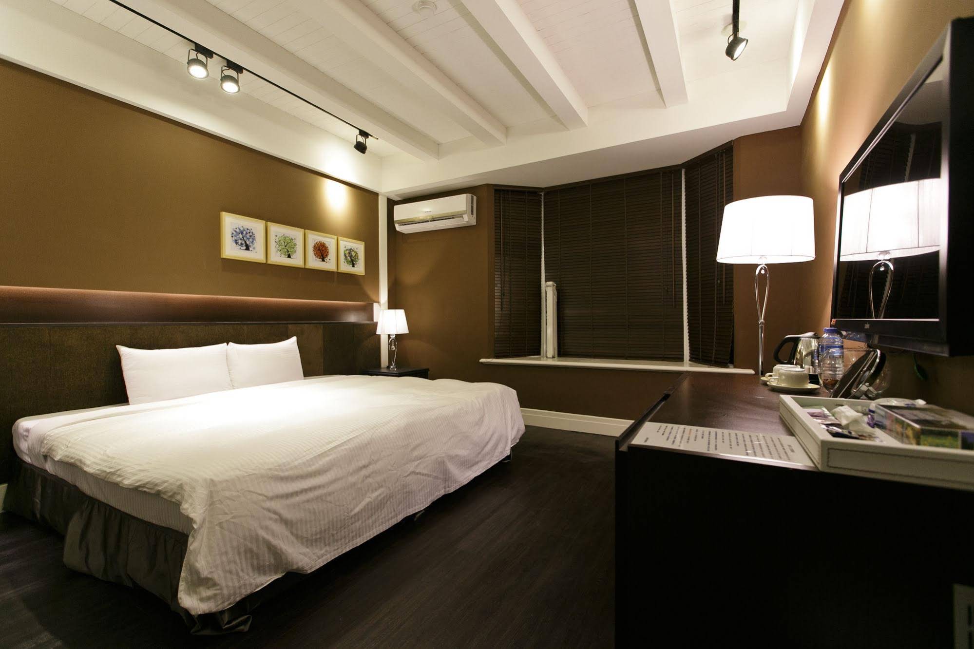 Young Motel