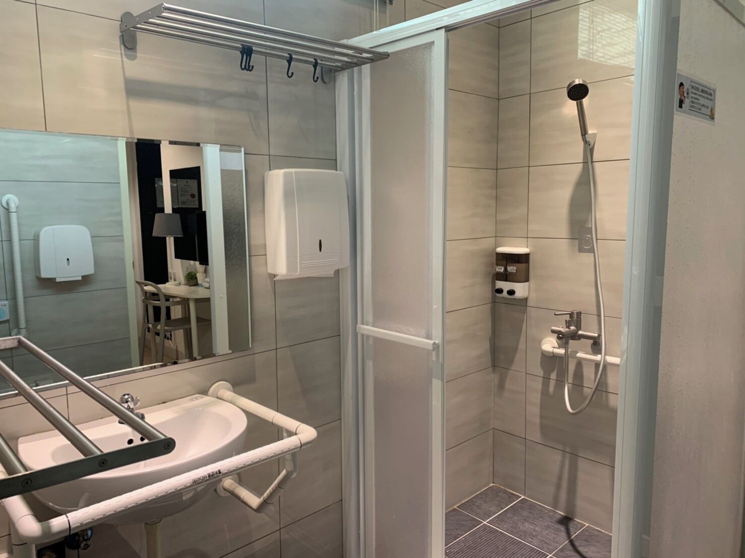 Bluewater Hotel Taoyuan Airport MRT A18 HSR