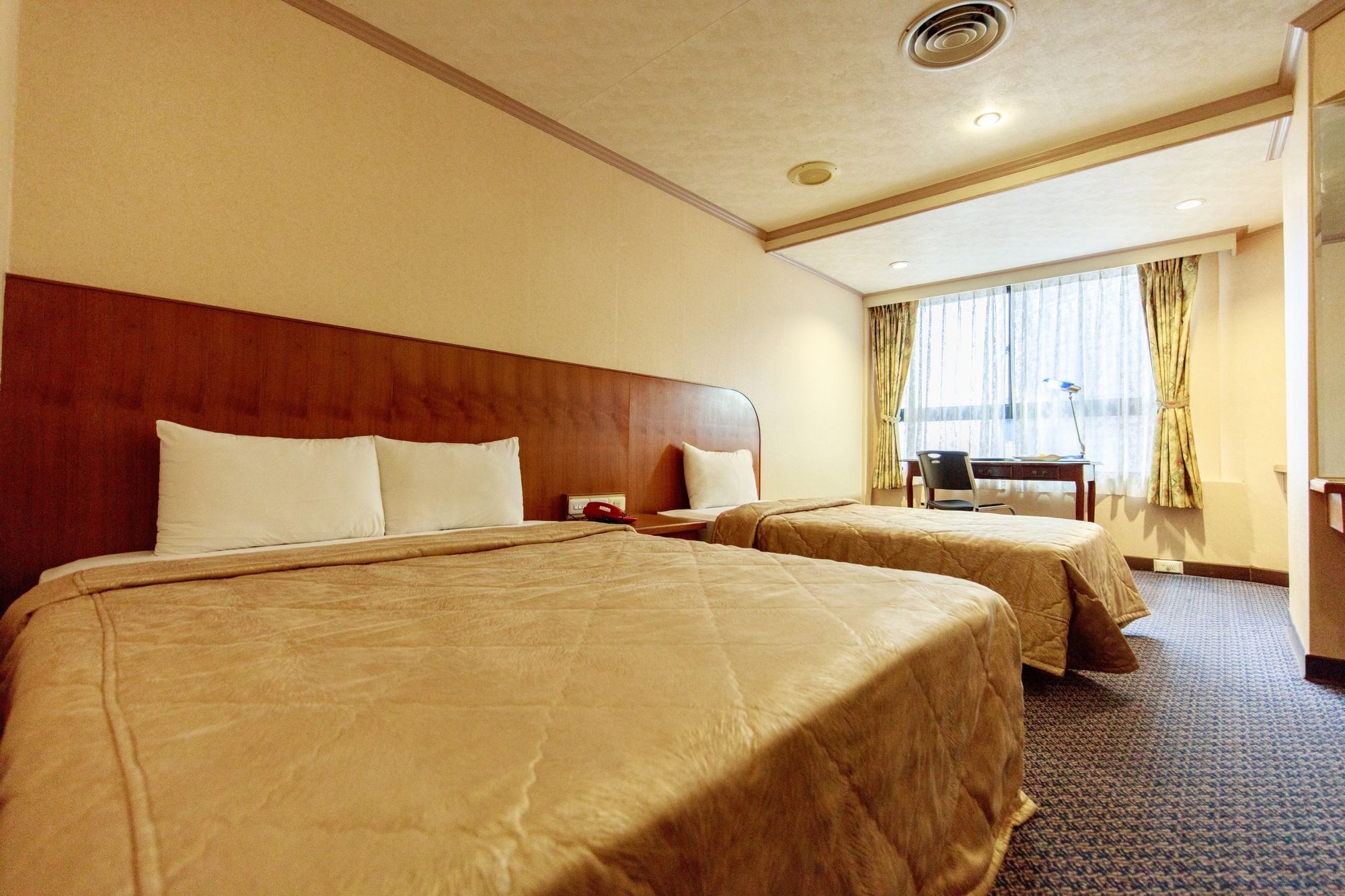 Chungli Business Hotel