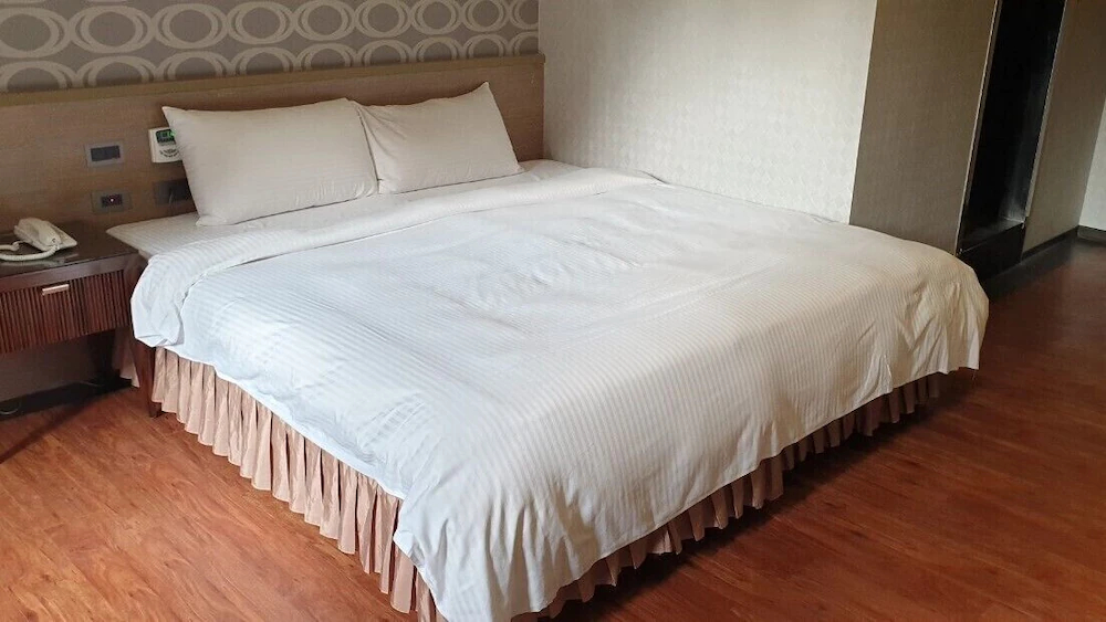 Crystal City Hotel