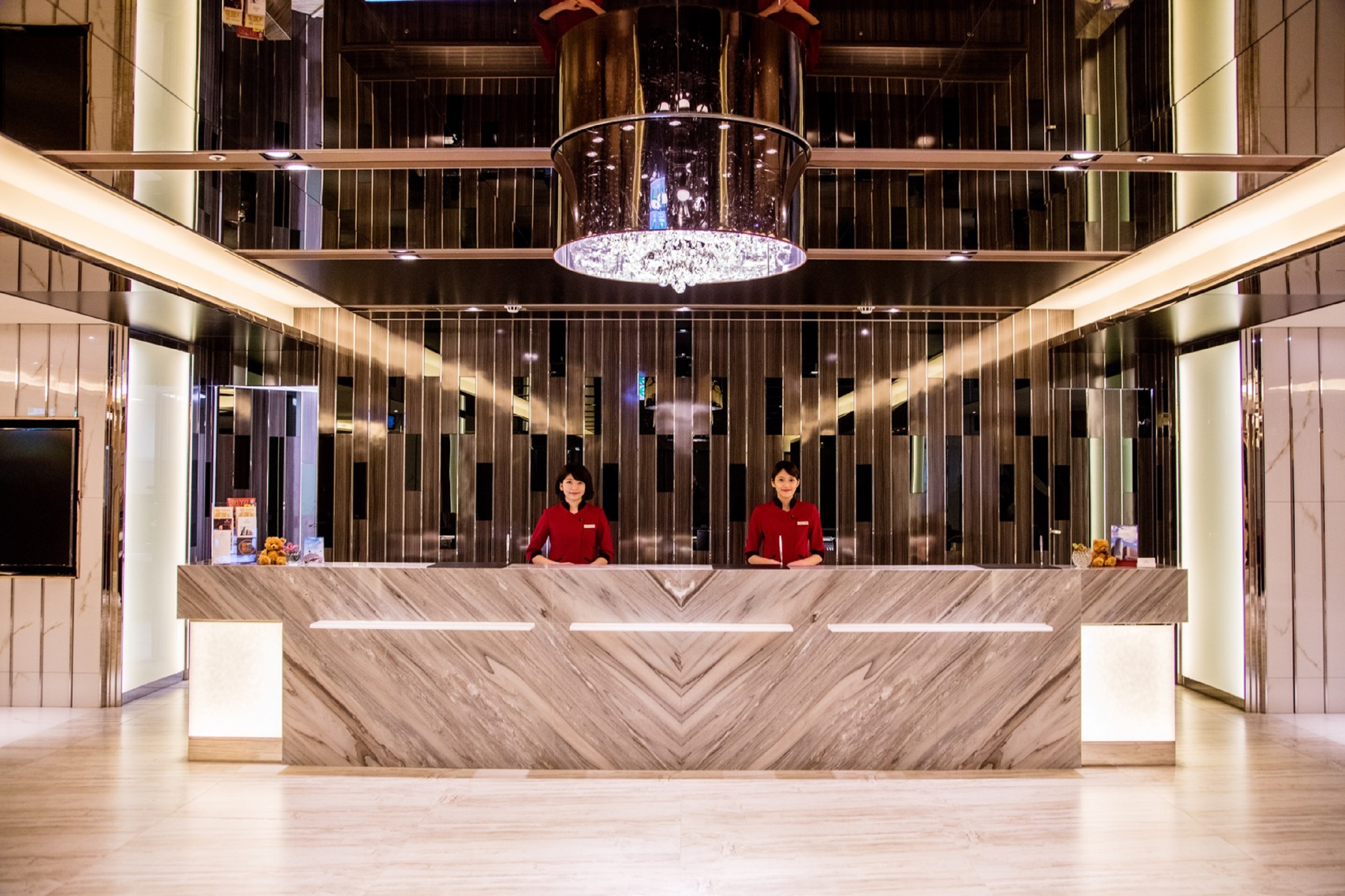 Fullon Hotel Taoyuan Airport Access MRT A8