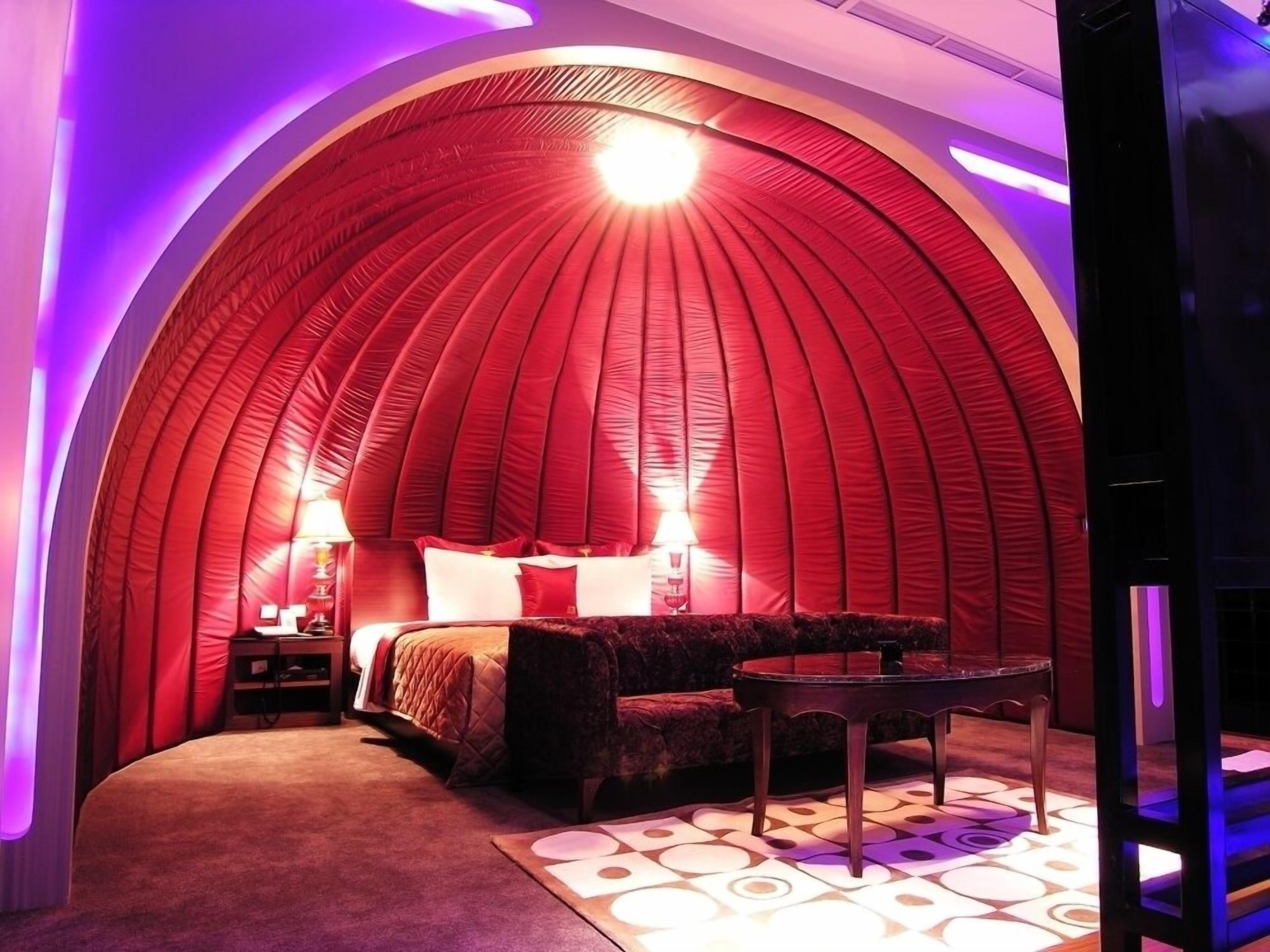 Mos Motel
