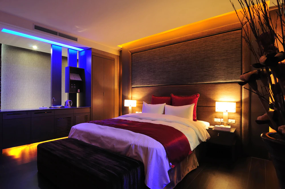 One Plus One Hotel