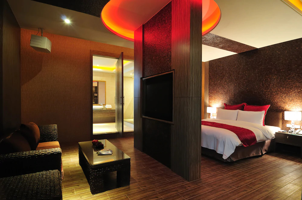 One Plus One Hotel