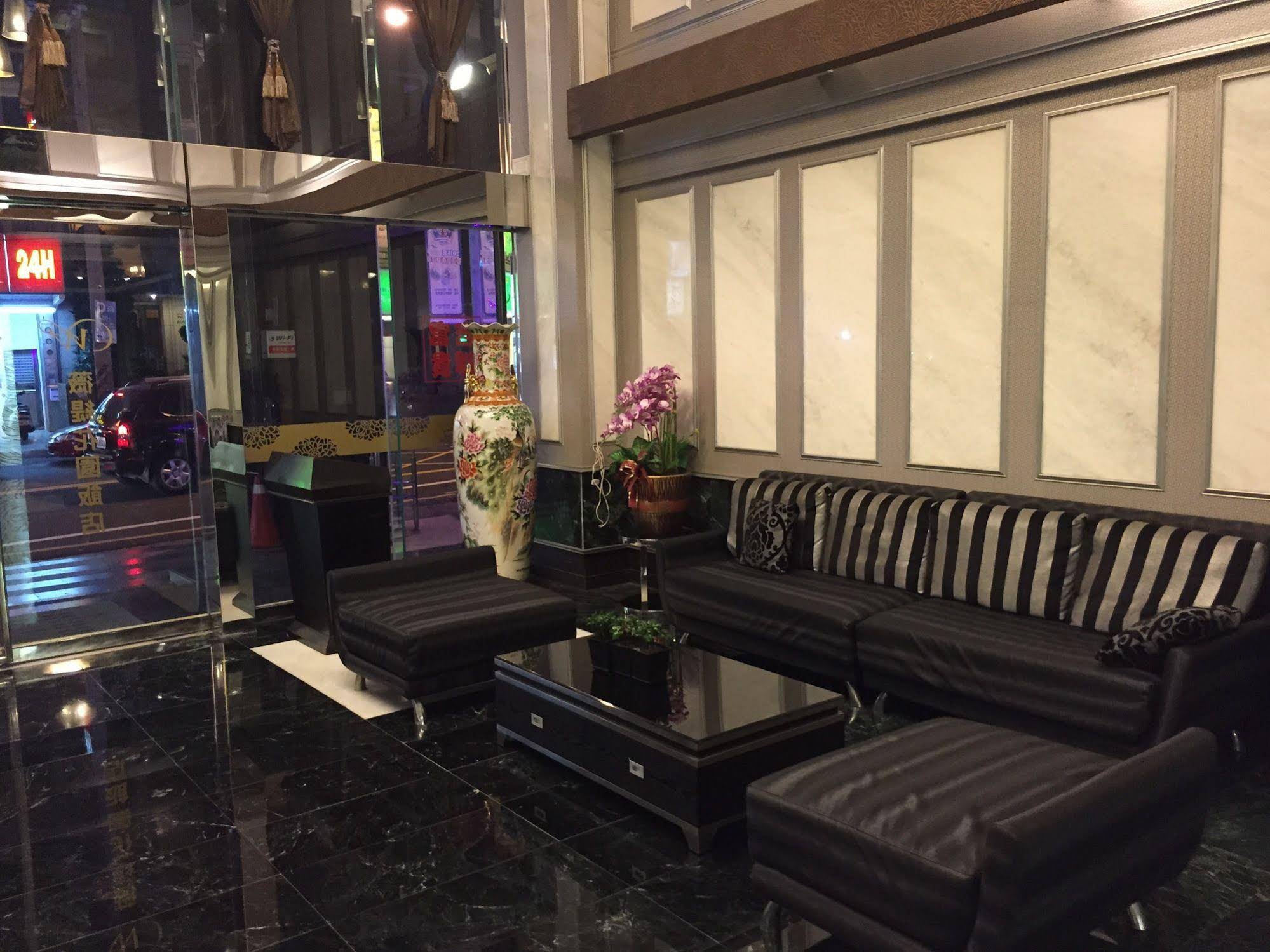 Well Garden Hotel