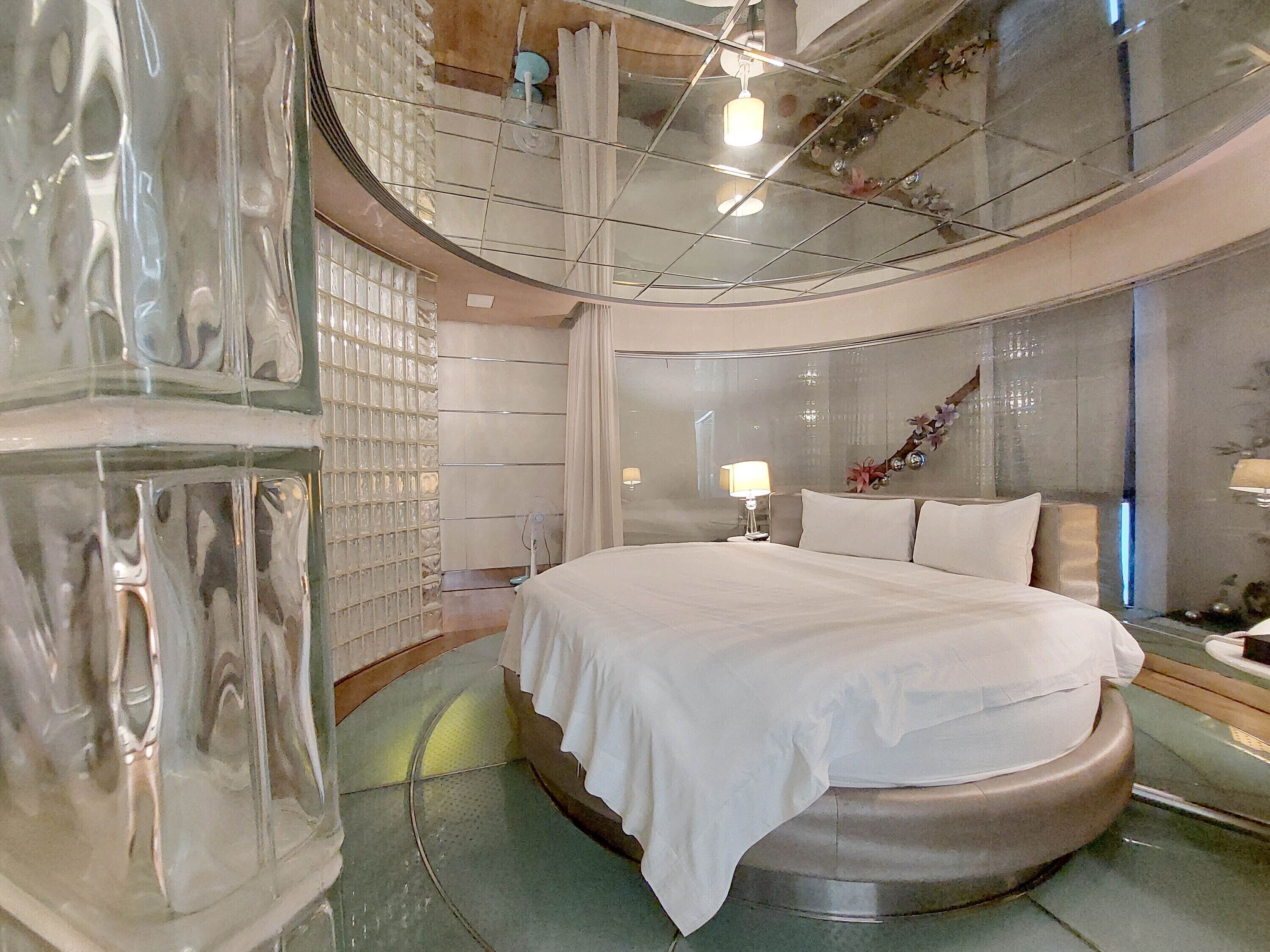 Elysees Motel