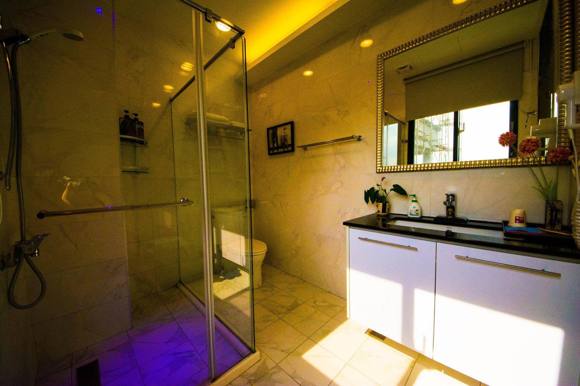 C'est La Vie No. 8 B&B