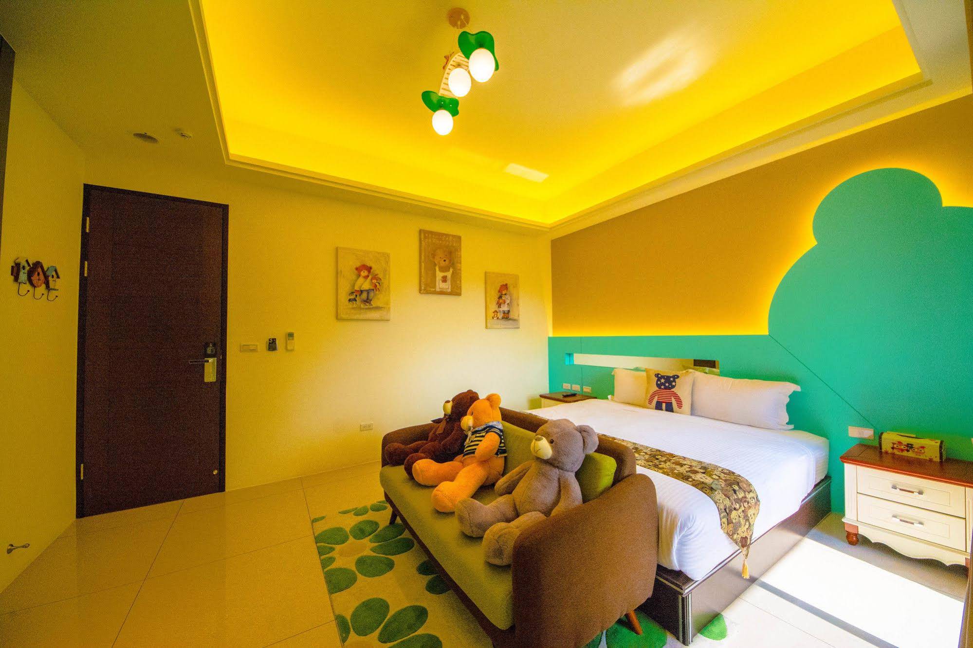 C'est La Vie No. 8 B&B