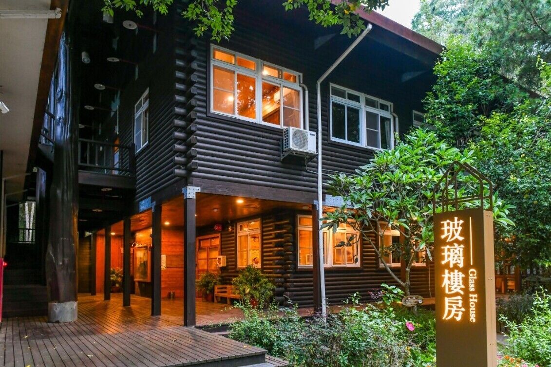 Chanshuo Forestville