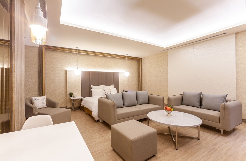 Six Star Motel Zhongli