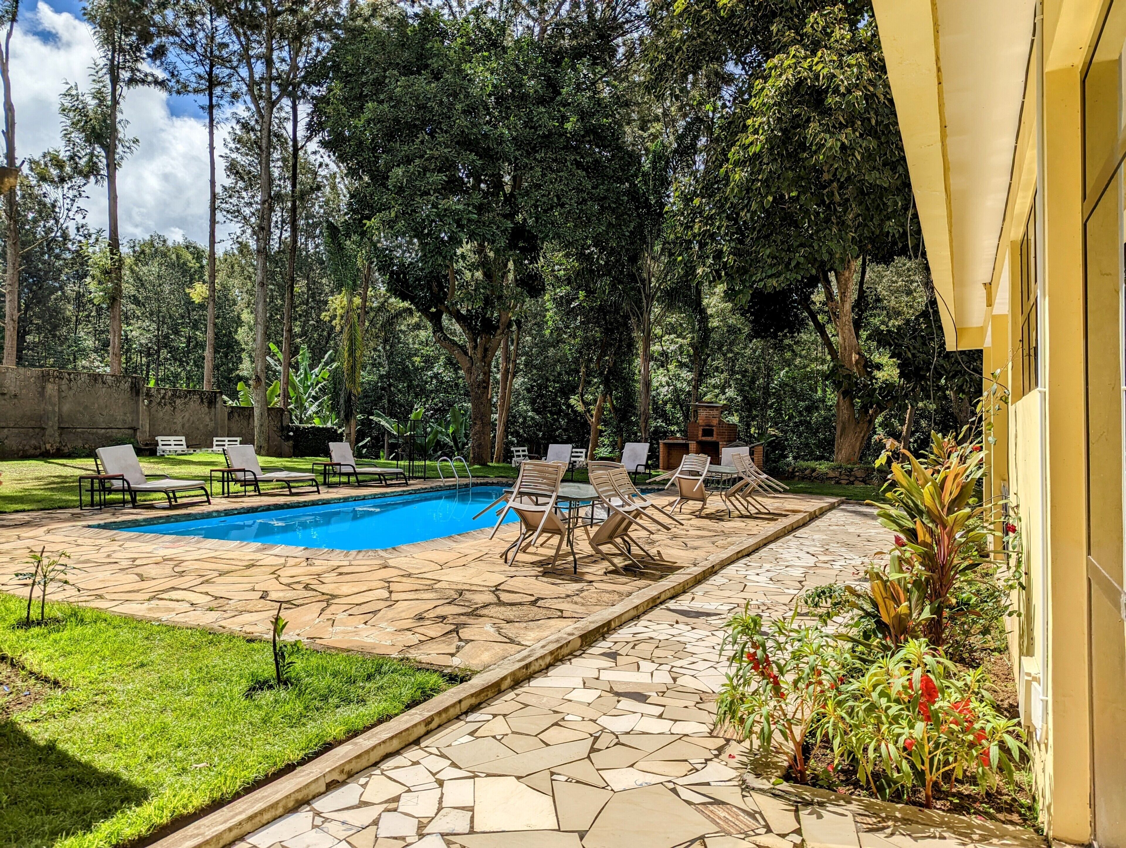Mvuli Hotel