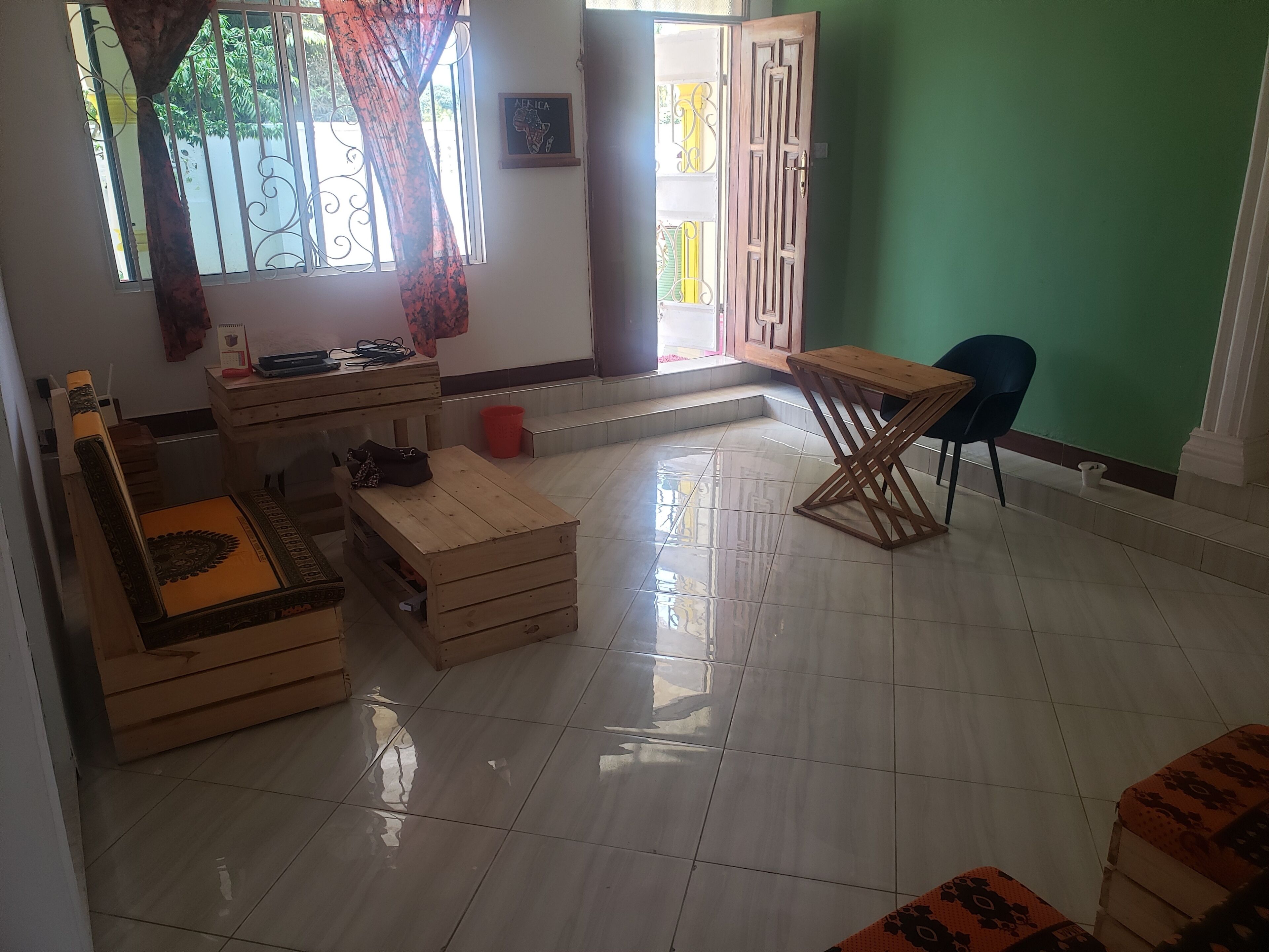 L and J Modern Backpackers Kigamboni