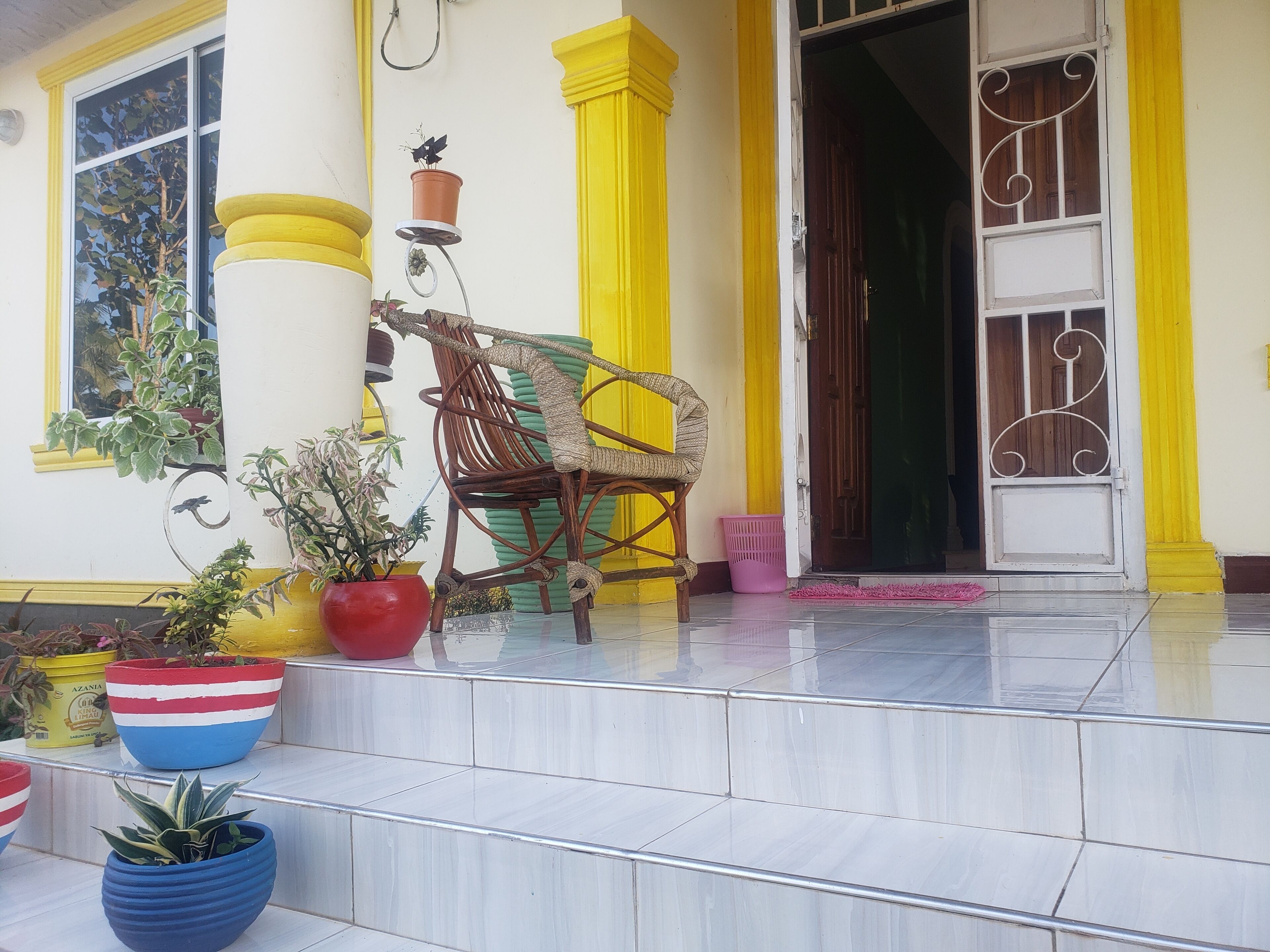 L and J Modern Backpackers Kigamboni