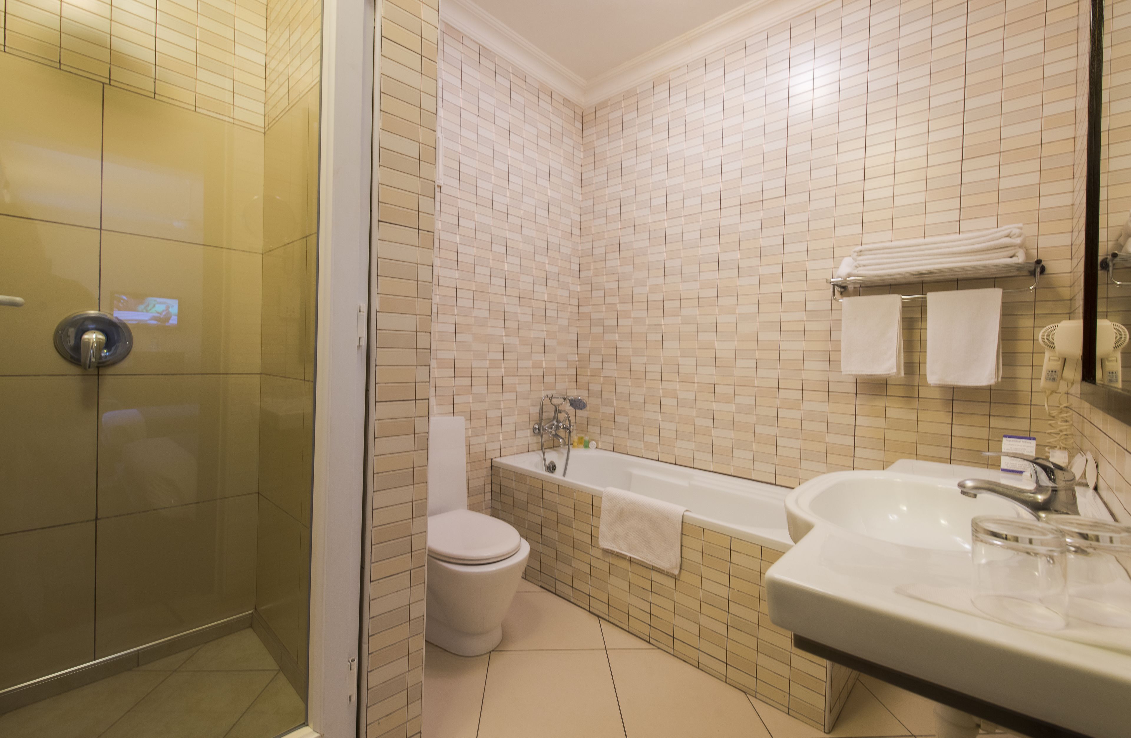 Protea Hotel Dar es Salaam Courtyard