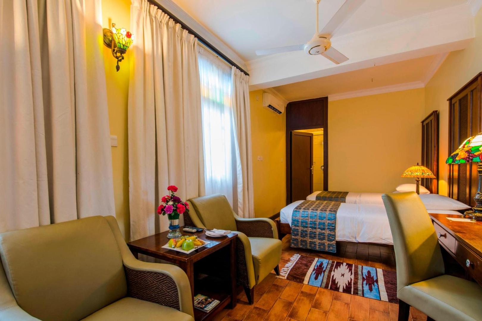 Protea Hotel Dar es Salaam Courtyard