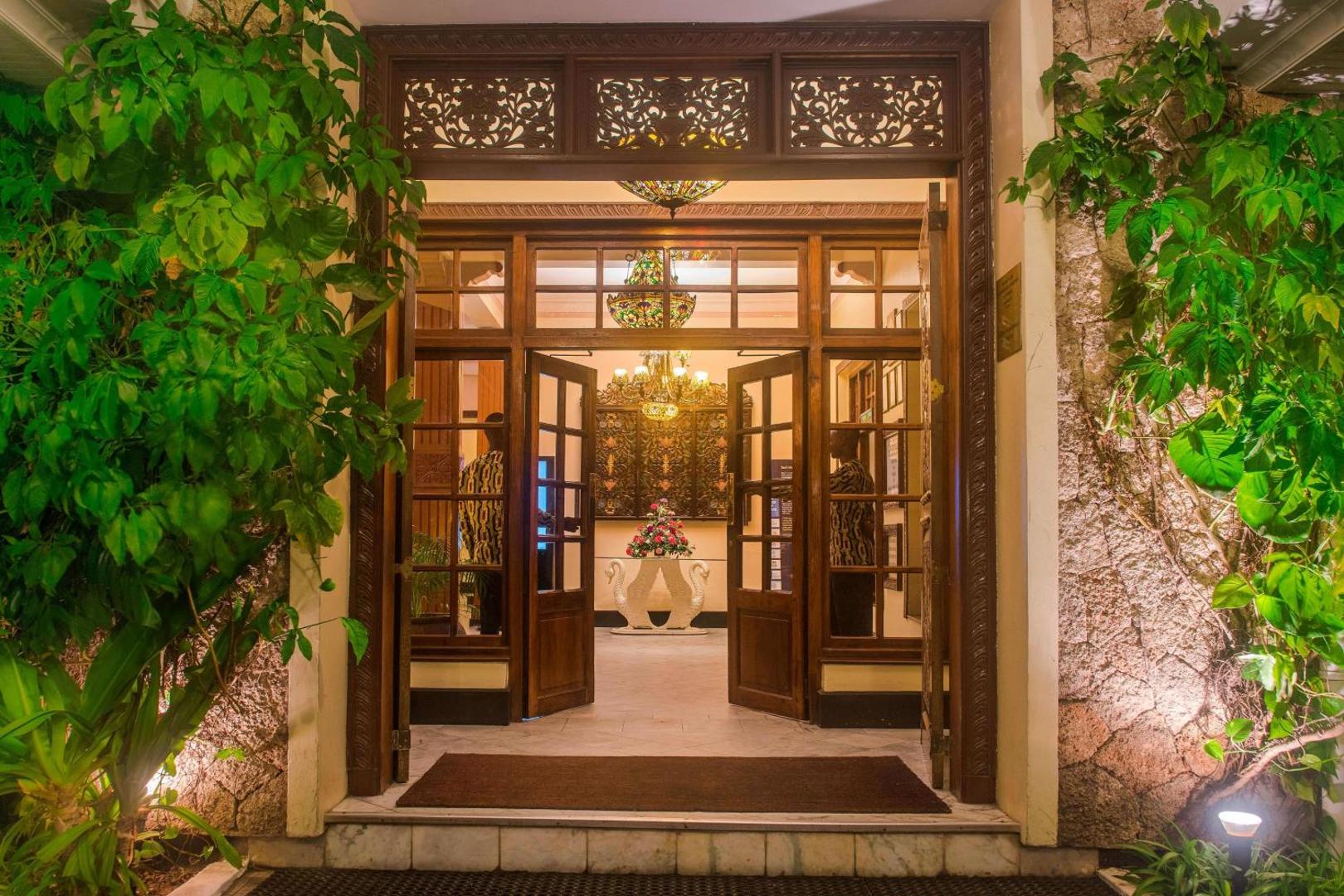 Protea Hotel Dar es Salaam Courtyard