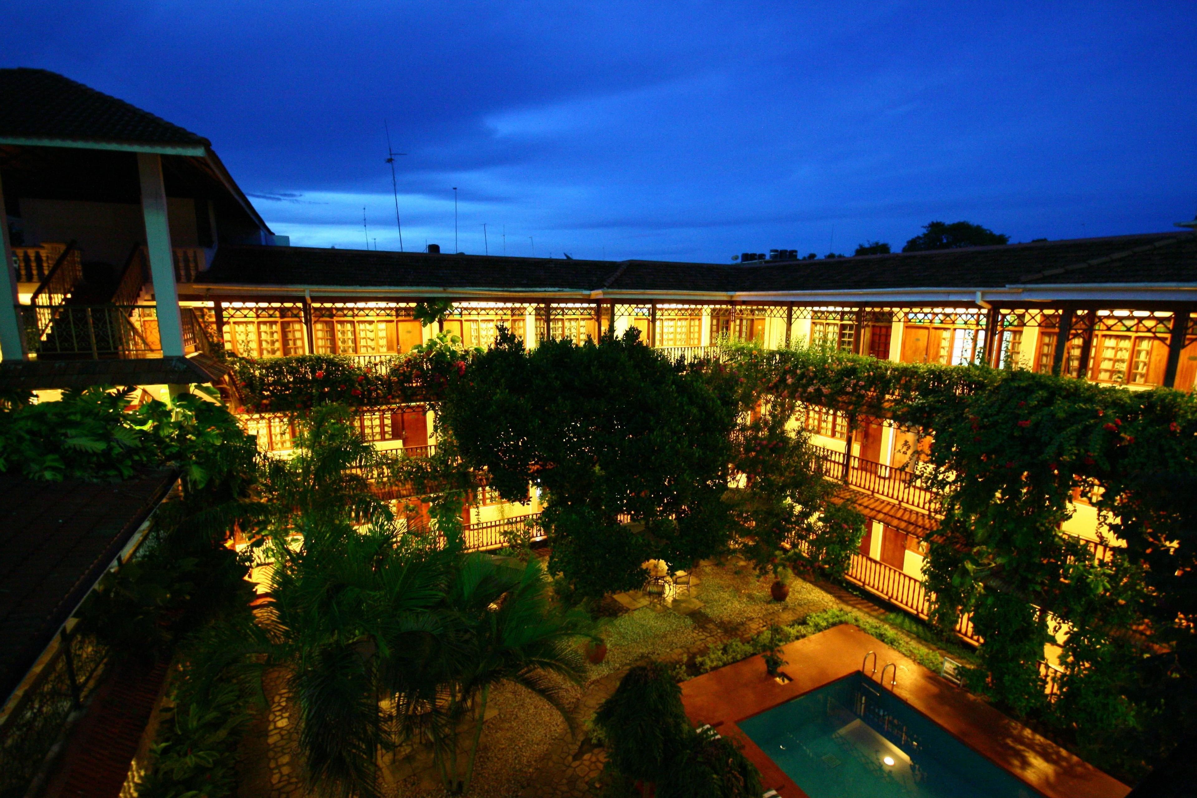 Protea Hotel Dar es Salaam Courtyard