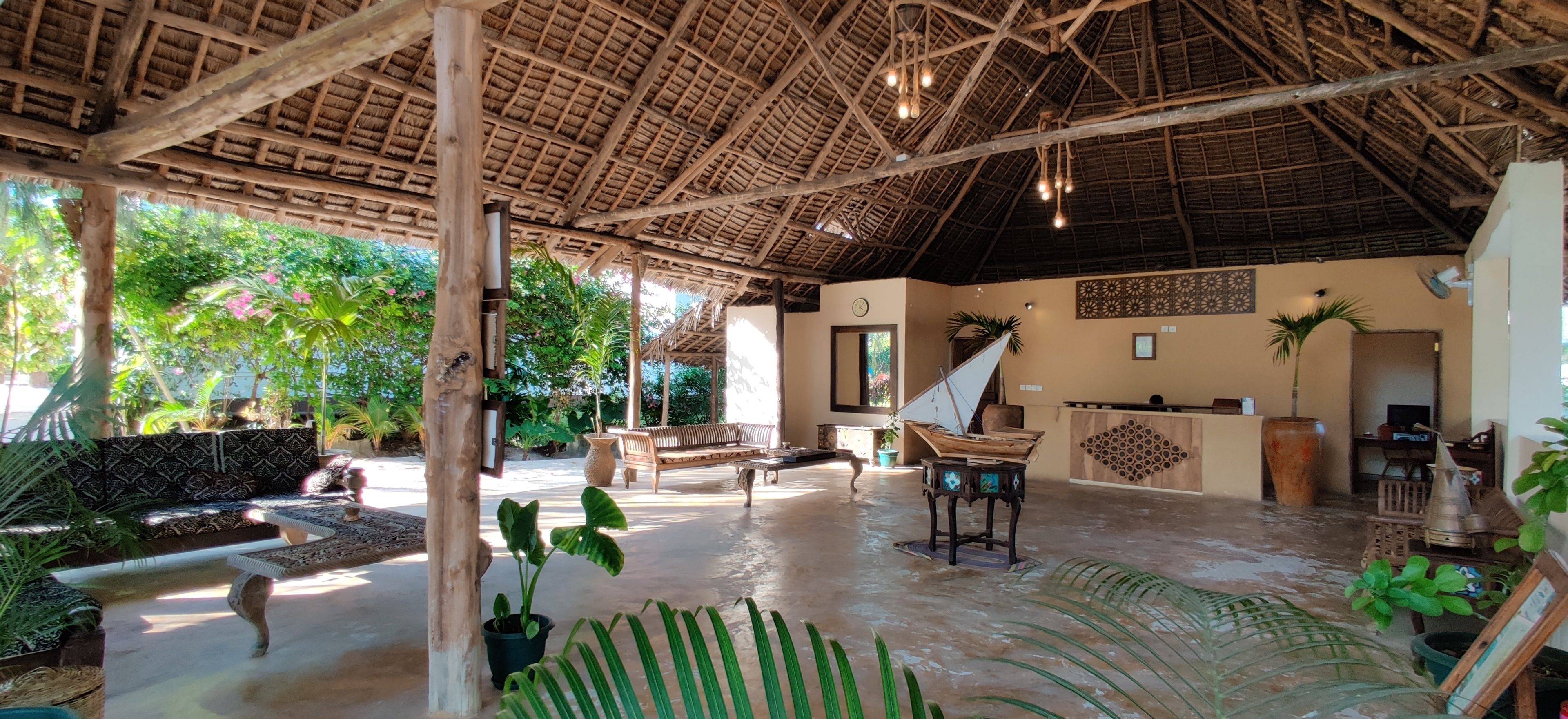 Smiles Beach Hotel