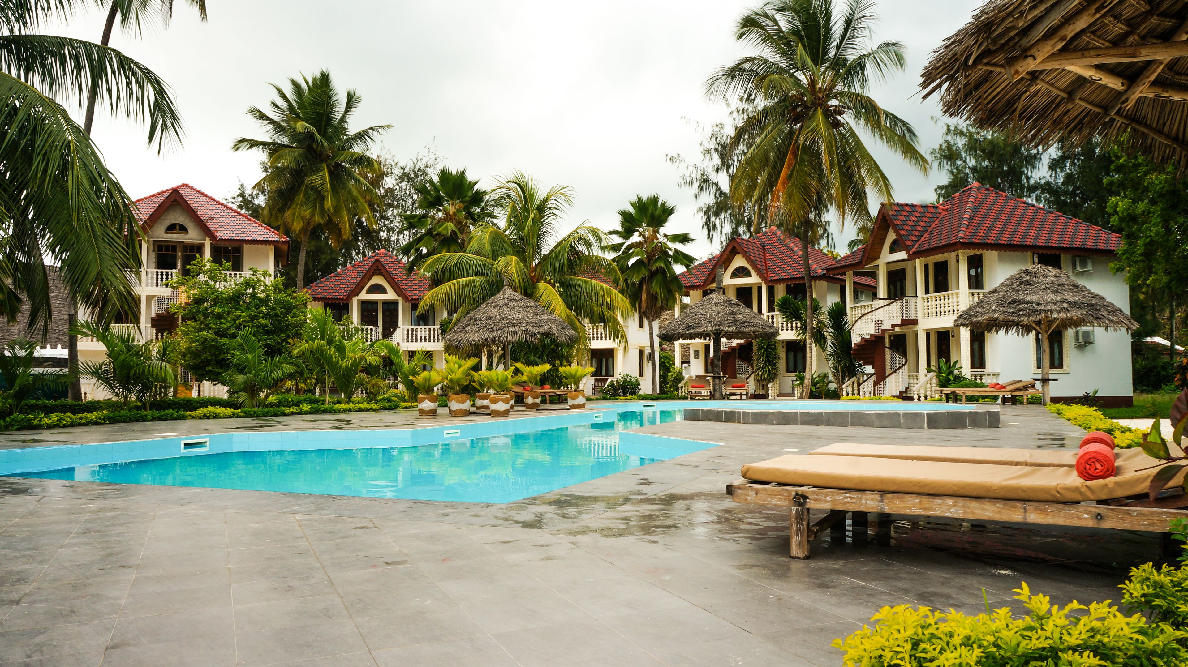 Smiles Beach Hotel