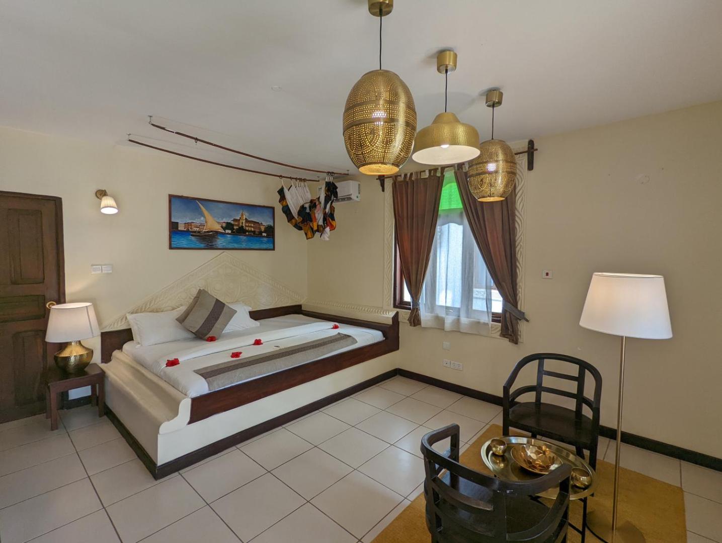 Smiles Beach Hotel