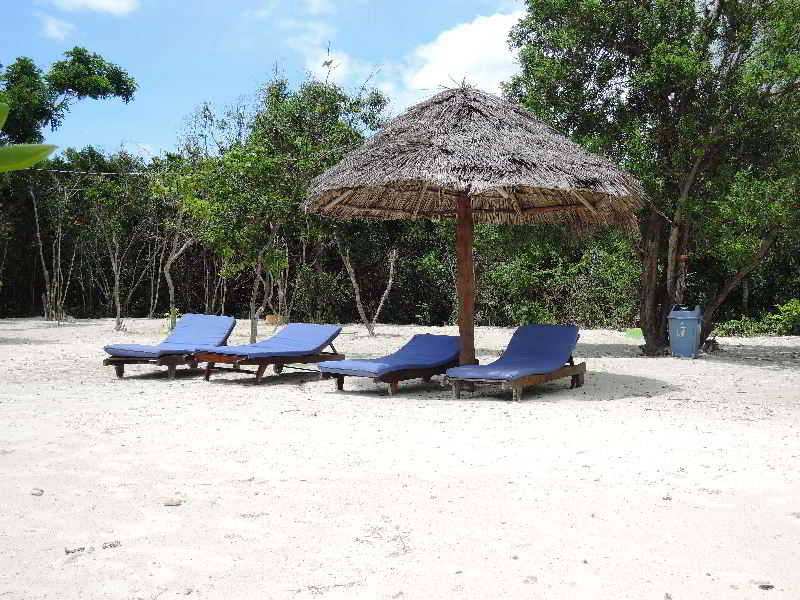 Pearl Beach by Sansi