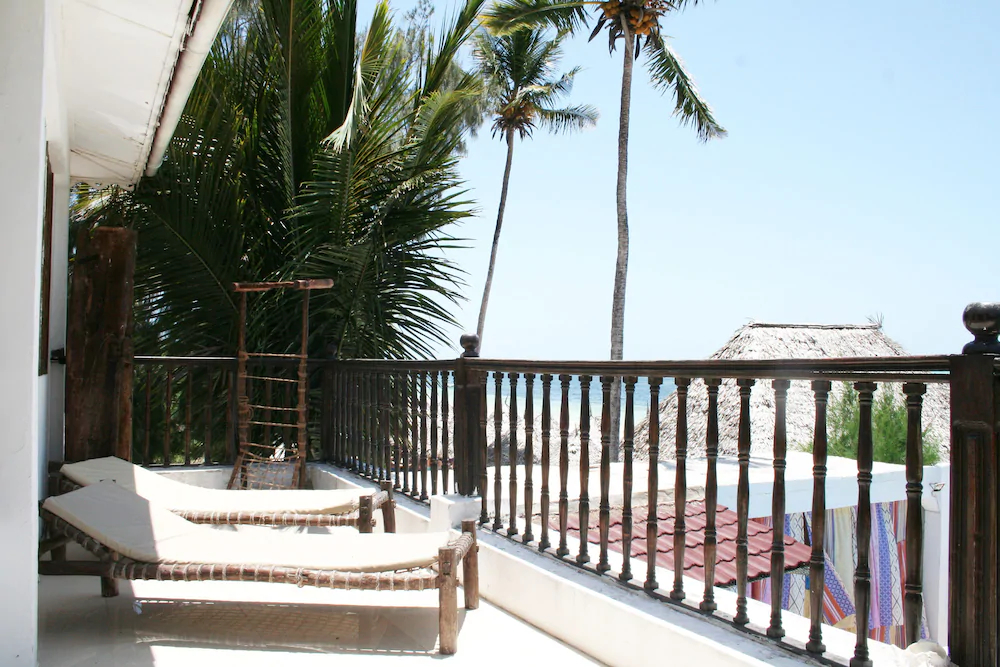 Moonshine Uroa Boutique Hotel