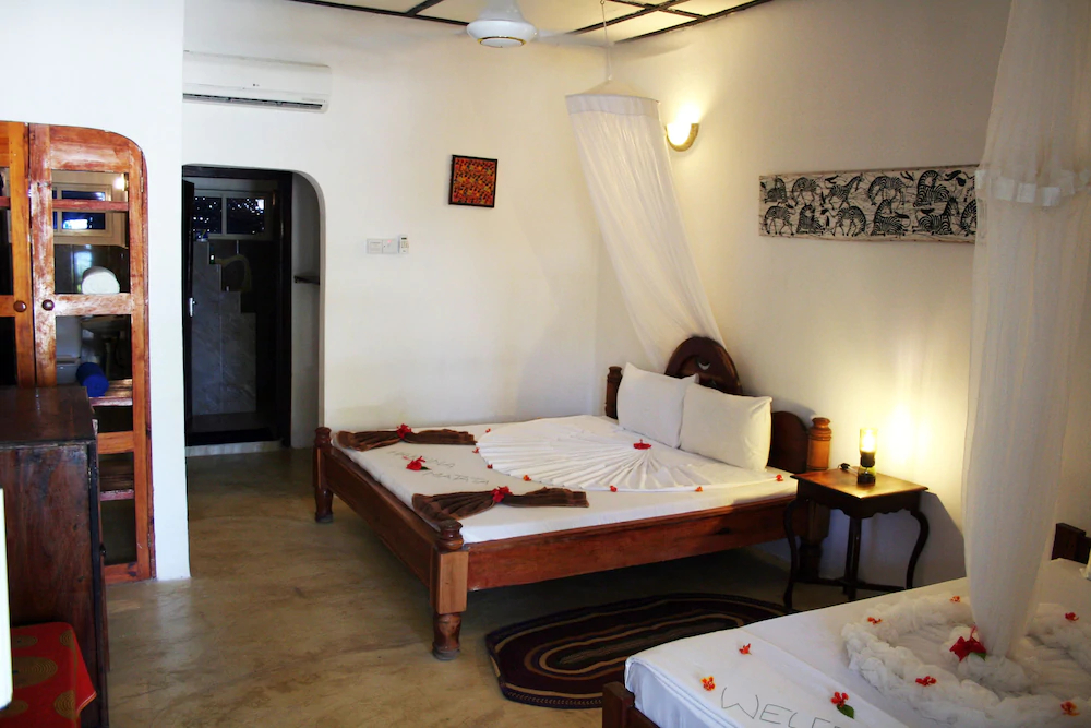 Moonshine Uroa Boutique Hotel