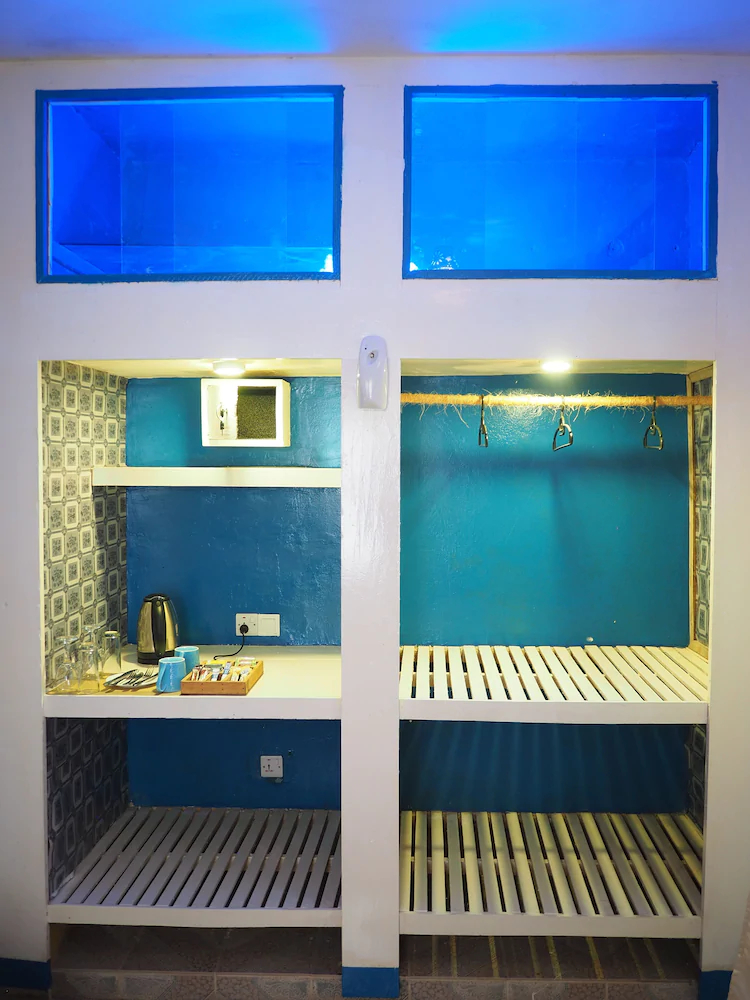 Airport Palace