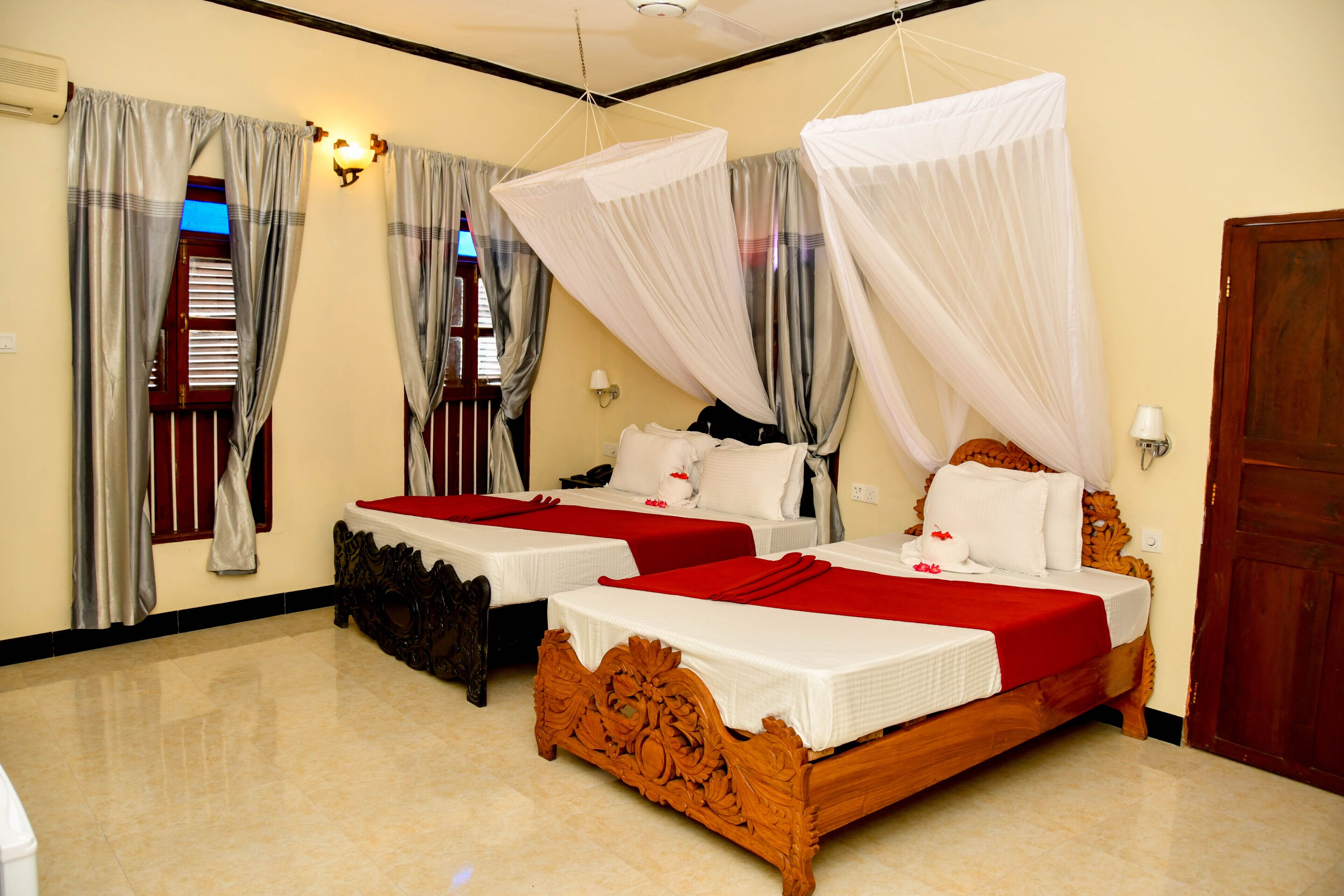 Forodhani Park Hotel