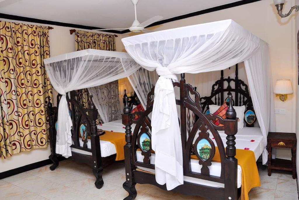 Forodhani Park Hotel