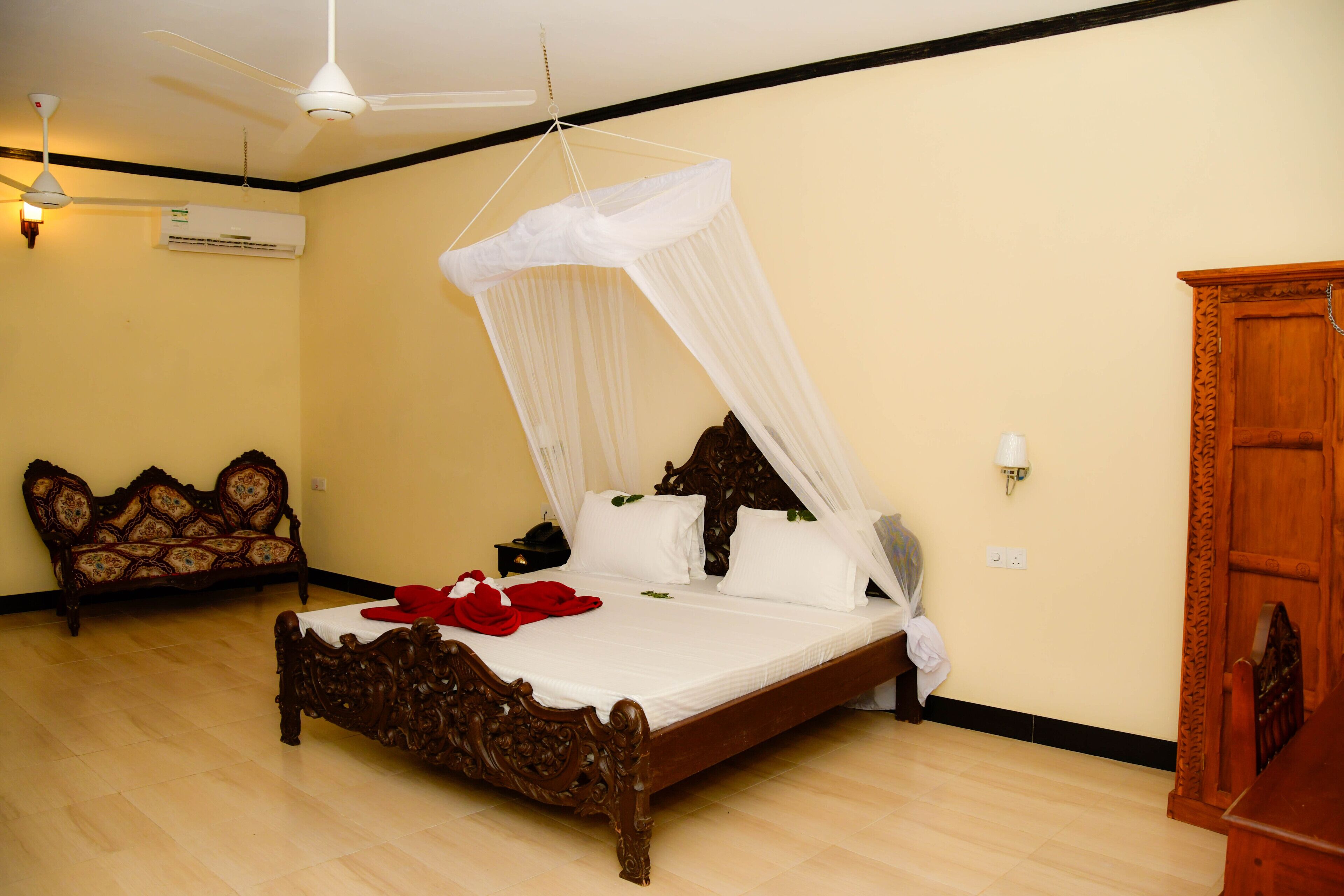 Forodhani Park Hotel