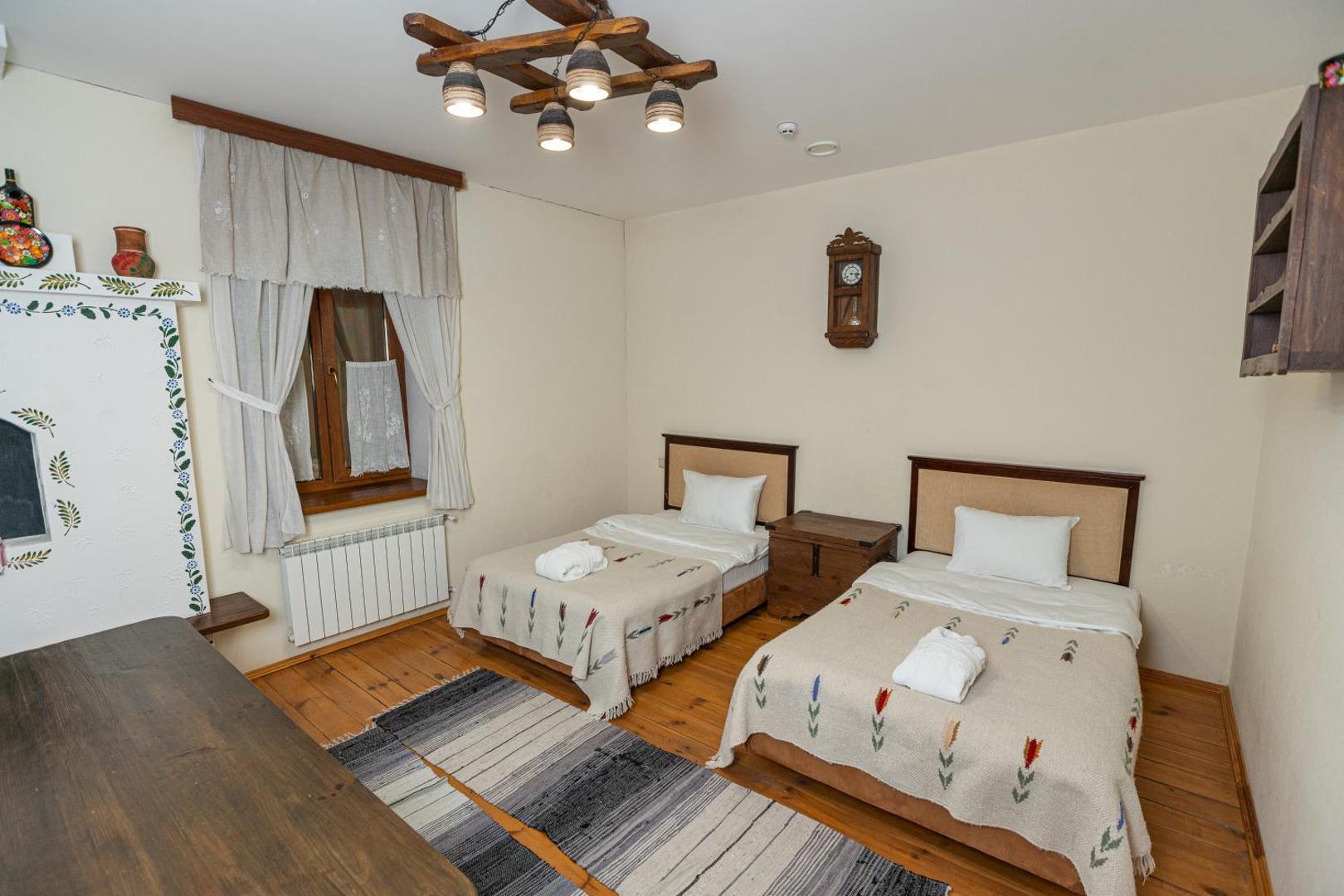 Guest House 1812