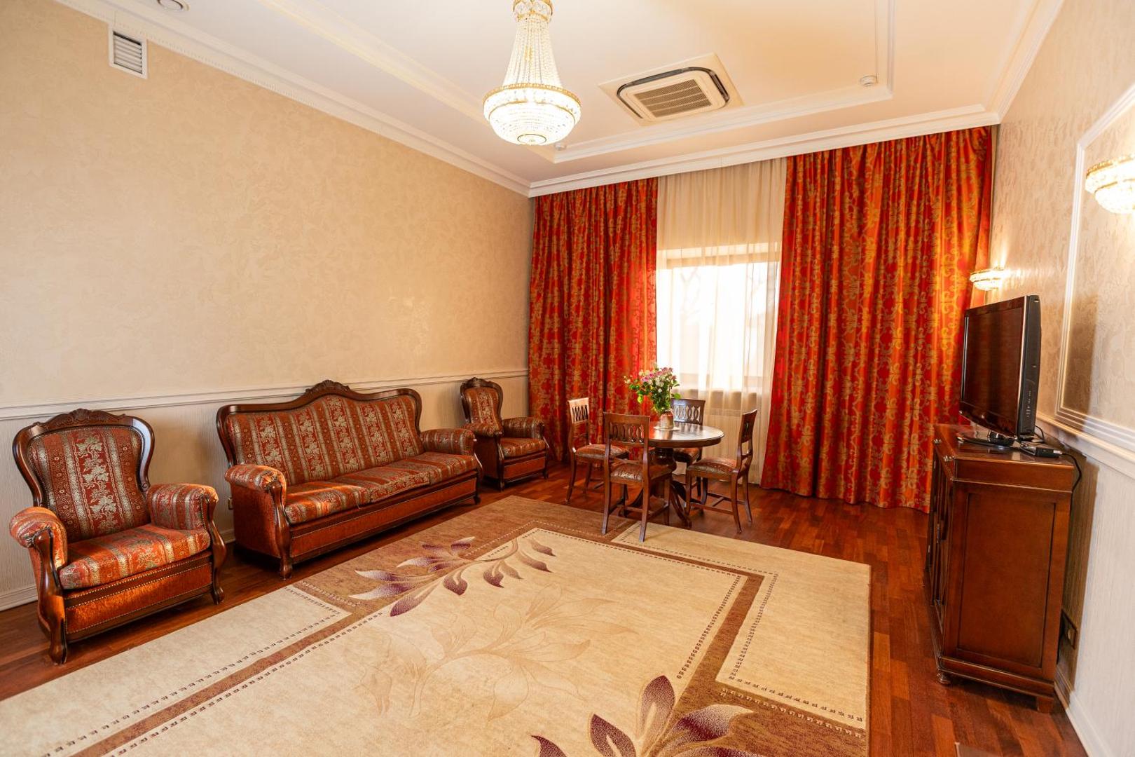 Guest House 1812