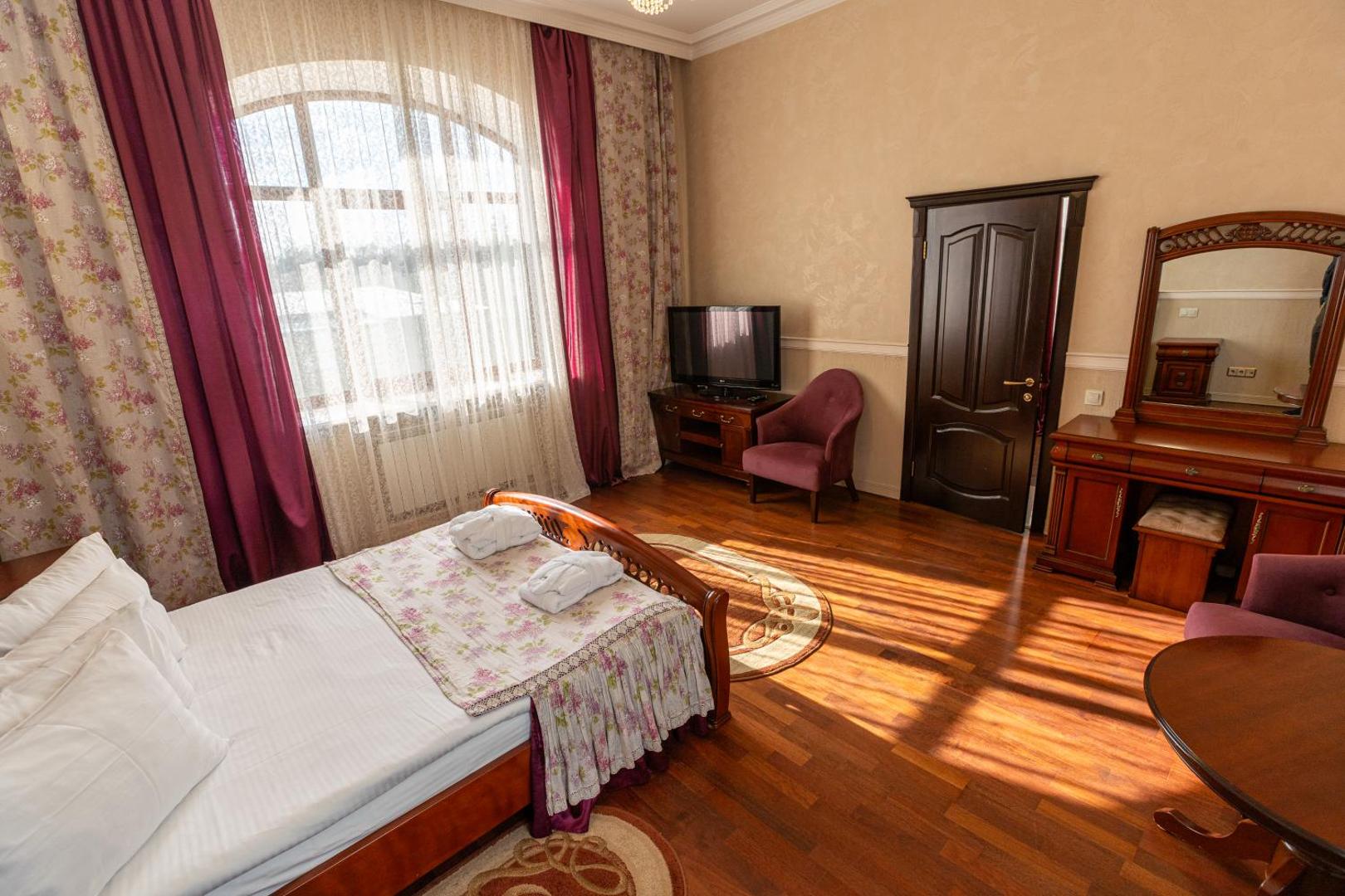Guest House 1812