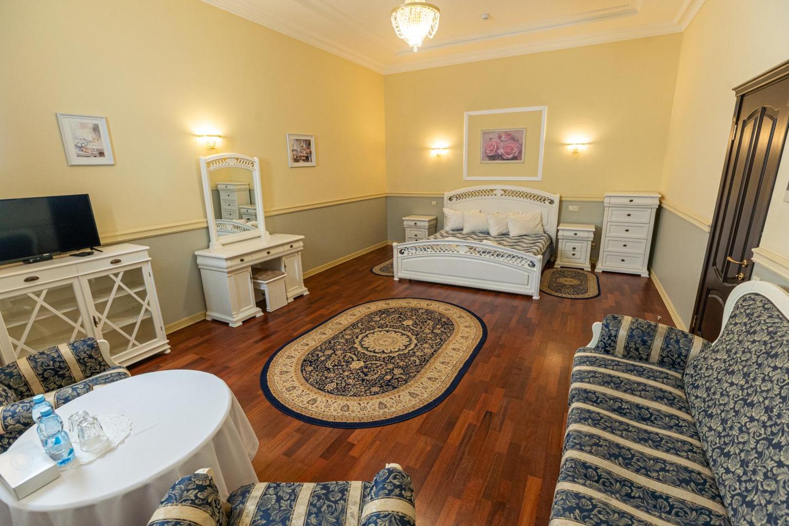 Guest House 1812
