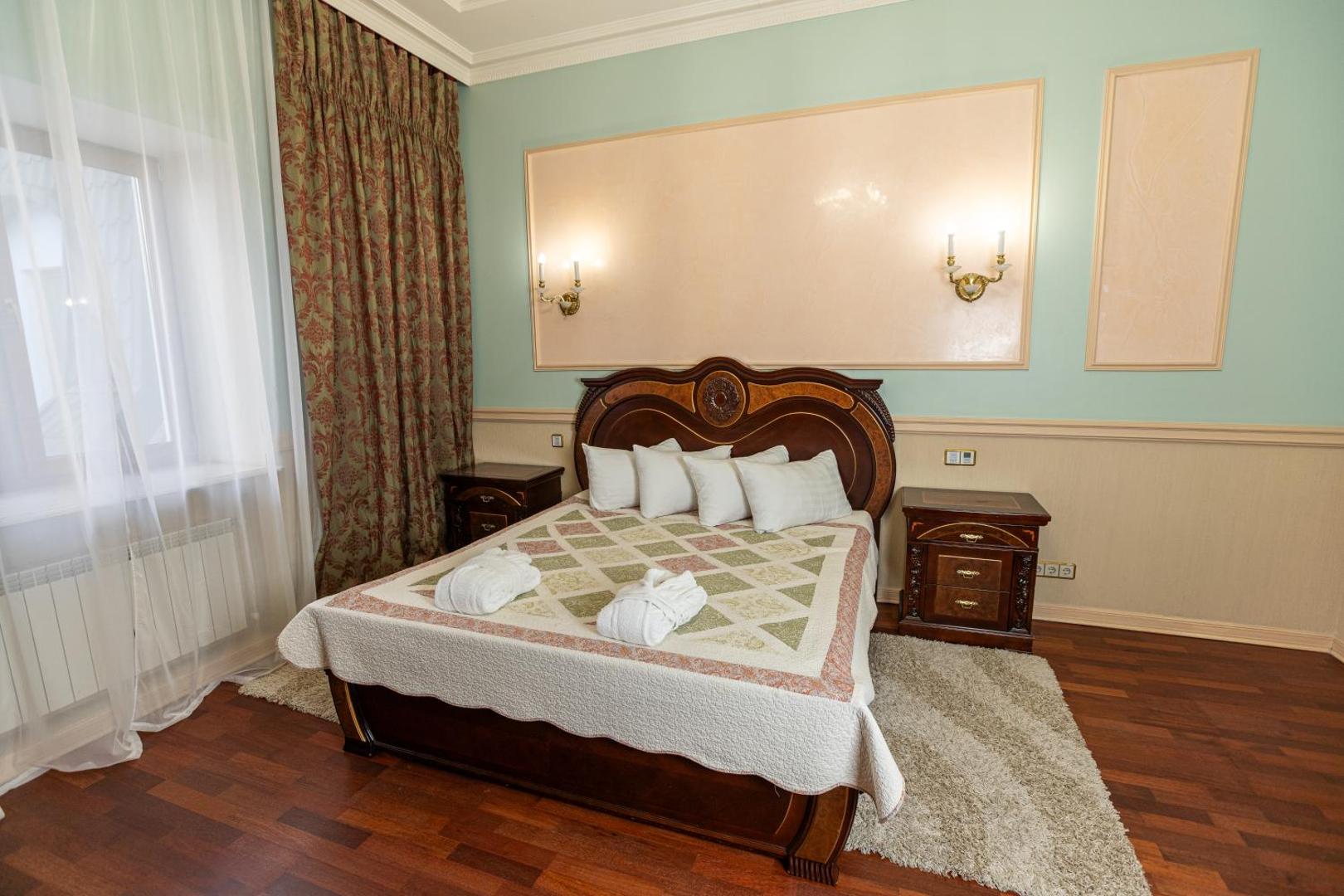 Guest House 1812