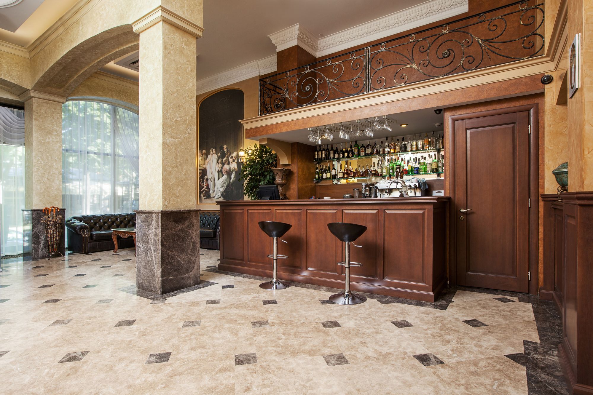Alexandrovskiy Hotel