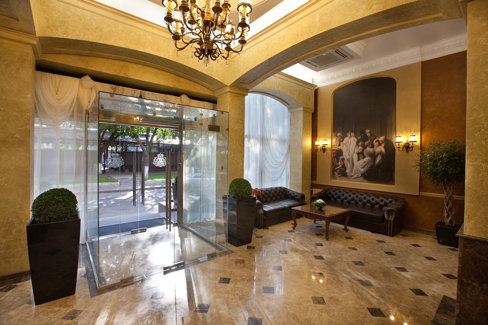 Alexandrovskiy Hotel