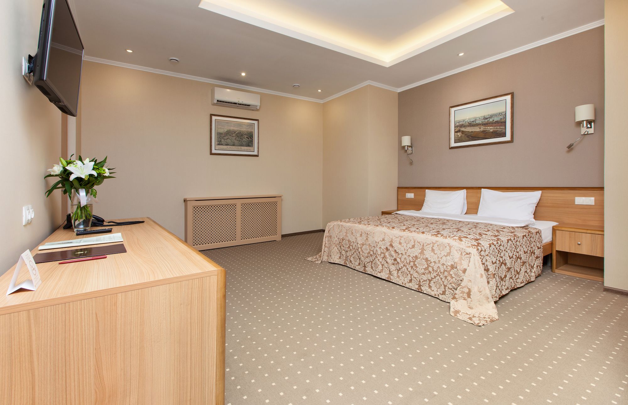 Alexandrovskiy Hotel