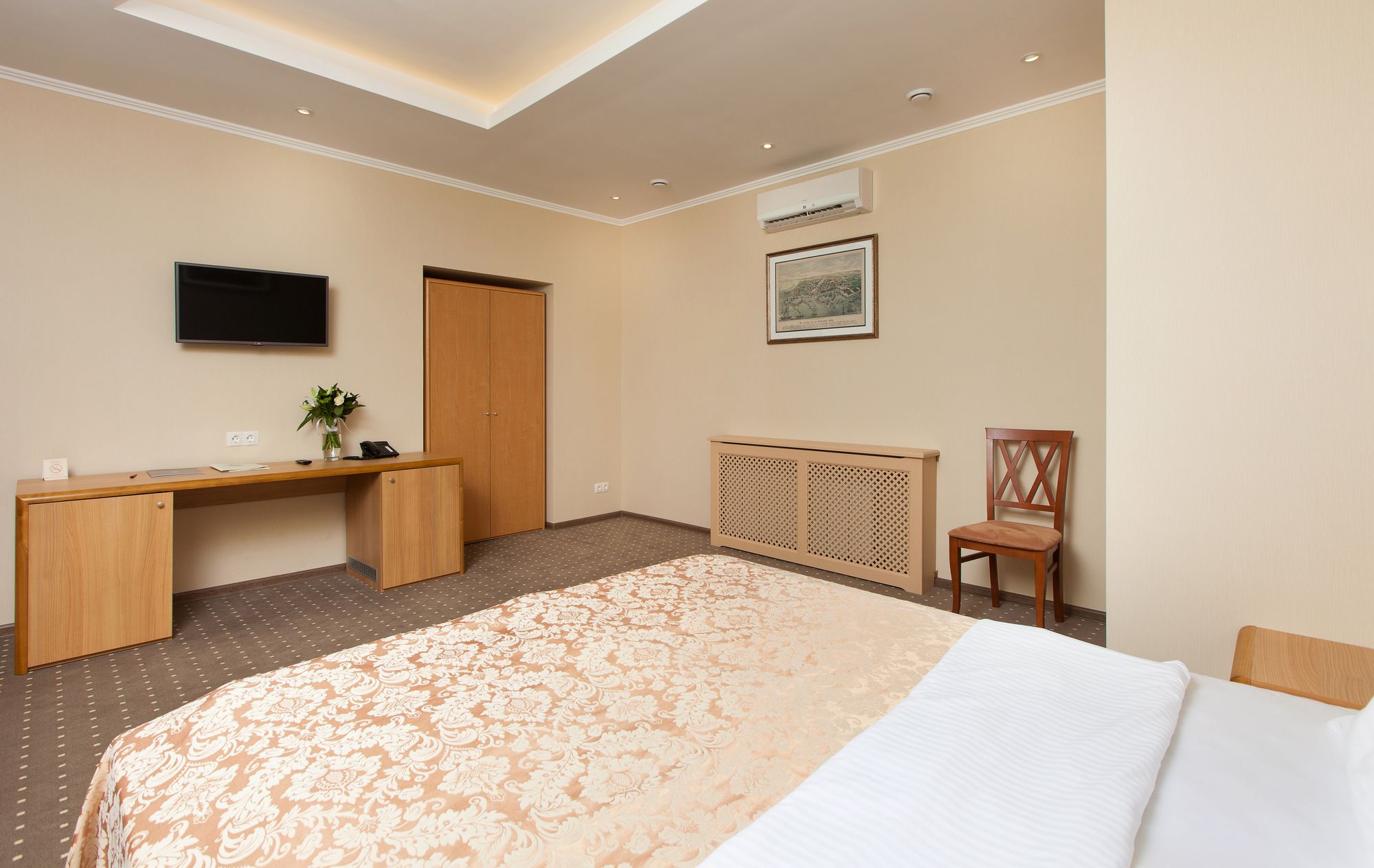 Alexandrovskiy Hotel