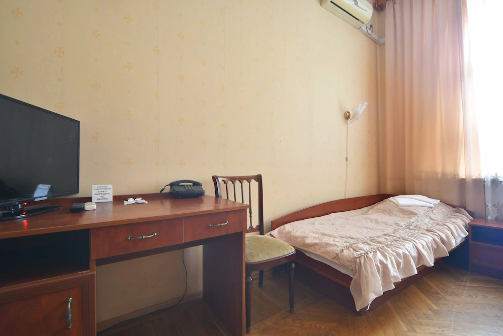 October Hotel