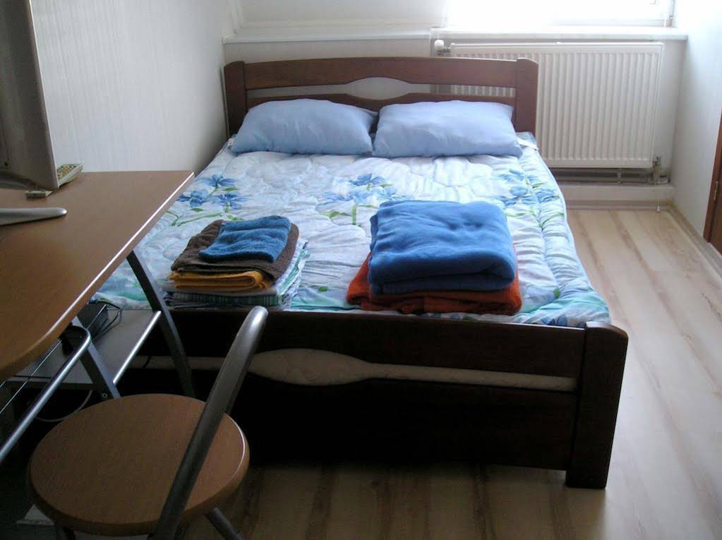 Uyut Hostel