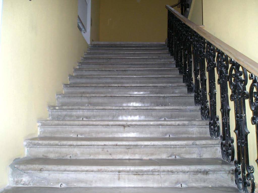 Uyut Hostel