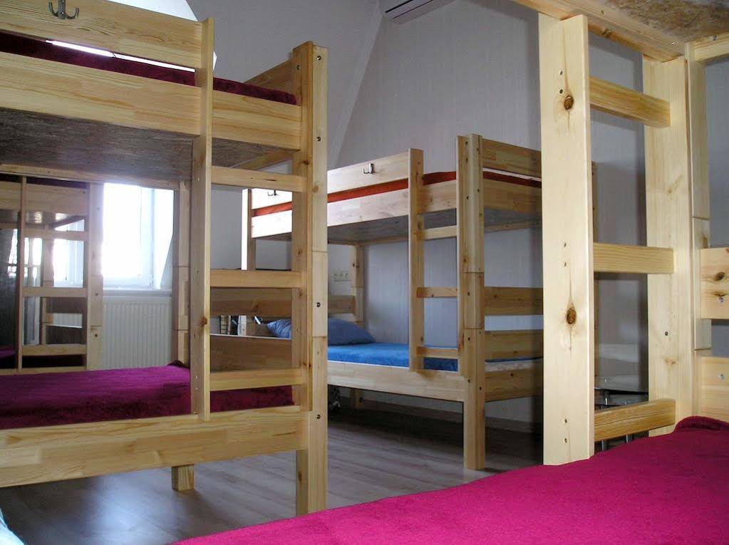 Uyut Hostel