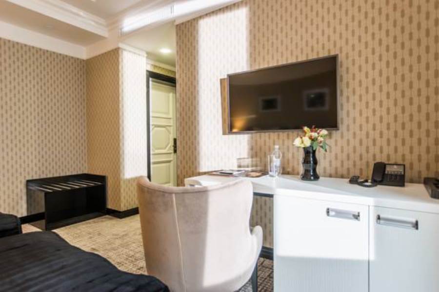 Wall Street Hotel