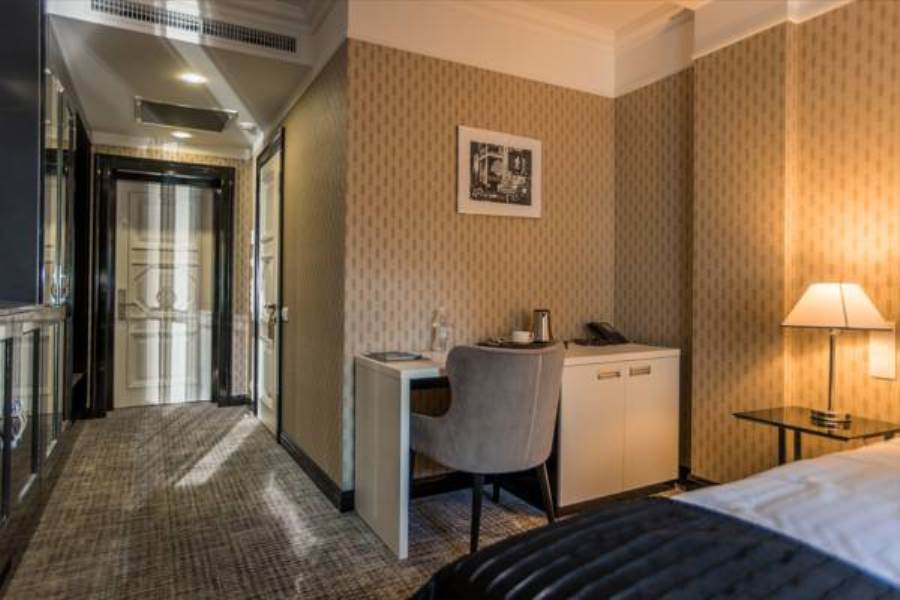 Wall Street Hotel