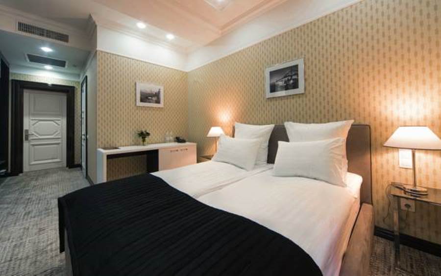 Wall Street Hotel